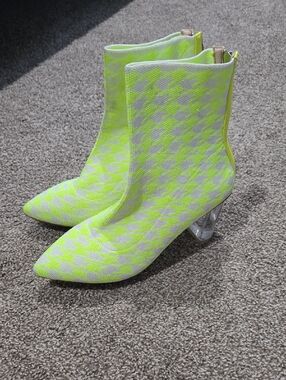 Beautiisoles Neon Yellow Ankle Boots with Clear Block Heel Size 7.5